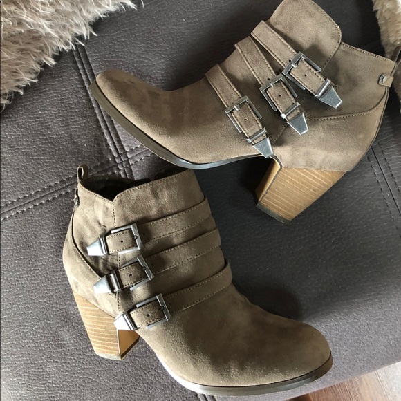 CROMA VINTAGE Faux Suede Tan Booties S 9.5 - Picture 1 of 7